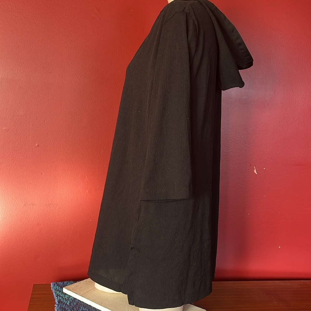 Like new Croft & Barrow black swim suit coverup with hood - Picture 4 of 12